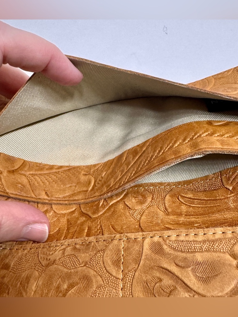 Pre-owned American Leather Co.: Brandy Tooled Trifold Wallet - Picture 13 of 15